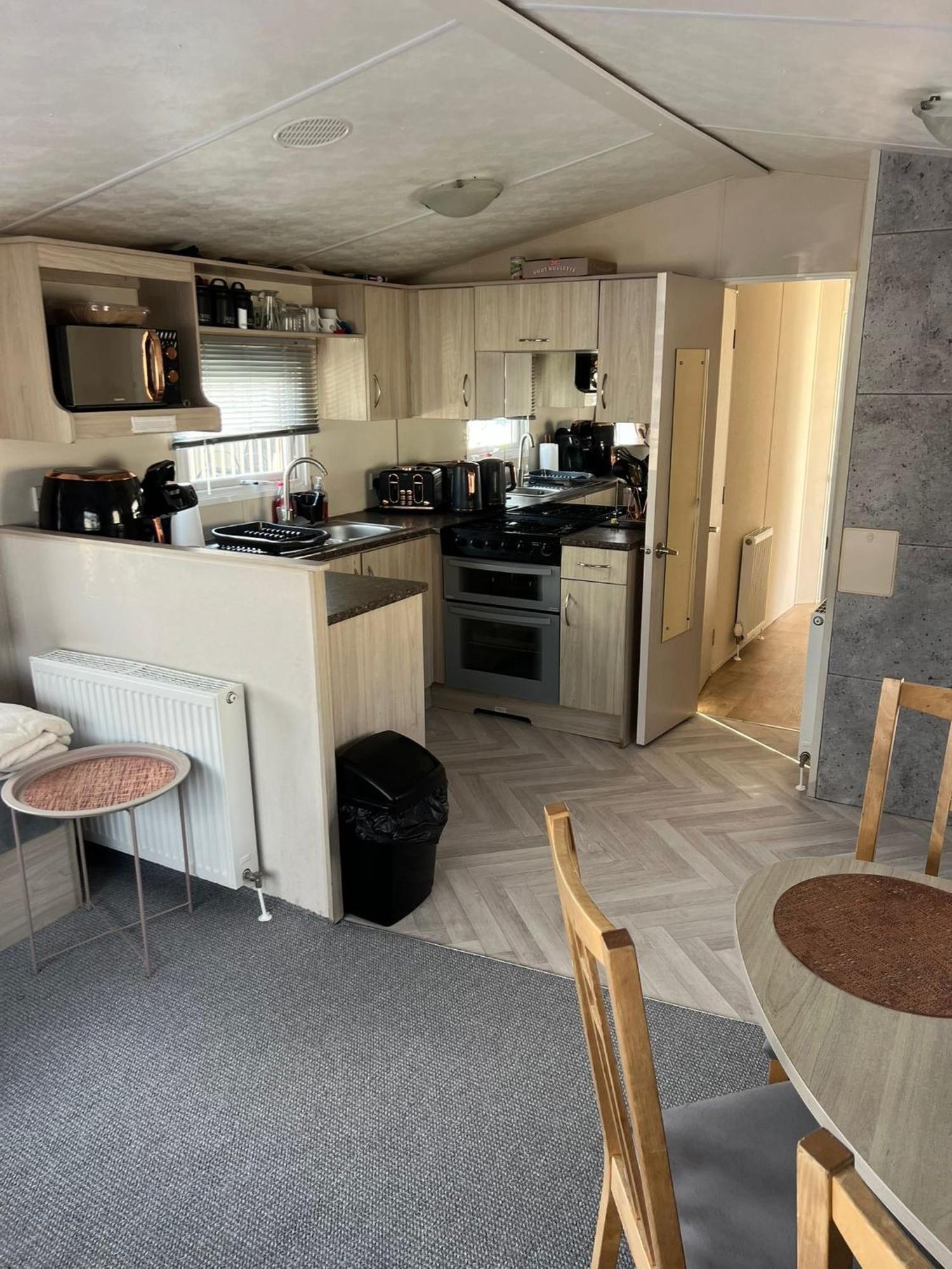 Отель Angie'S Caravan At Seawick Saint Osyth Экстерьер фото